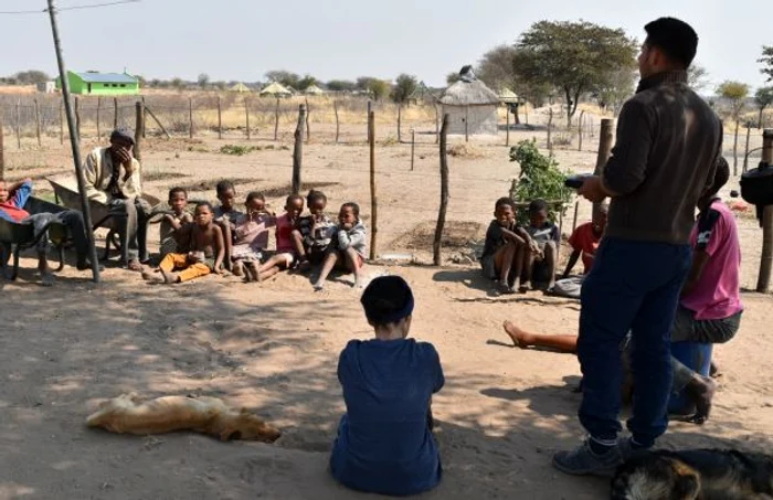 tanar voluntar alba Namibia