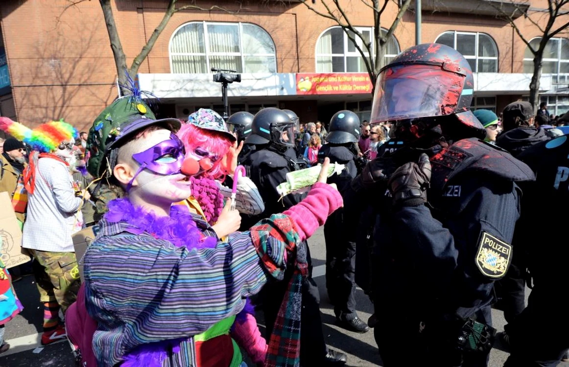 Revoltele izbucnesc mai degrabă în societăţile cu un număr ridicat de tineri / Foto Guliver Getty Images