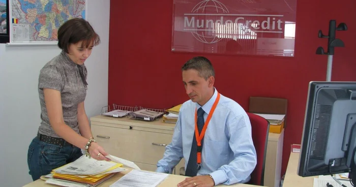 Un român, director de bancă în Spania