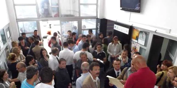 aglomeratie la ahofm mehedinti FOTO Corina Macavei 
