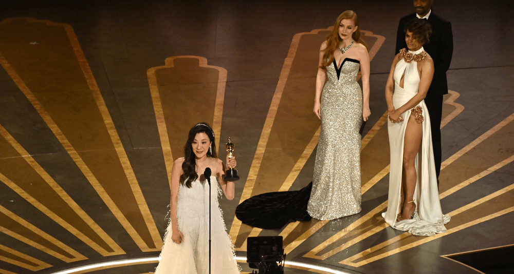 Oscar 2023. Cine e Michelle Yeoh, prima asiatică din istorie desemnată Cea mai bună actriță. „Merităm un loc la «masă»“ FOTO