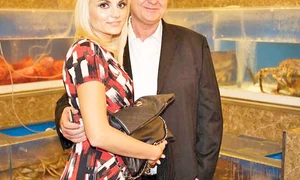 Blonda jurnalistă  Oana Iordache nu se  supără că Nick Rădoi  are lipici la fete jpeg