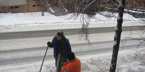Amenda este cuprinsă între 140 şi 250 de lei
