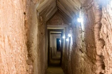 Un tunel antic din piatră, descoperit în orașul egiptean Alexandria (foto: Facebook / Ministry of Tourism and Antiquities)