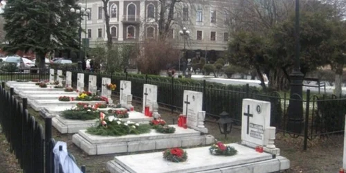 Cimitirul Eroilor Revoluţiei din Braşov FOTO IoanBuciumar