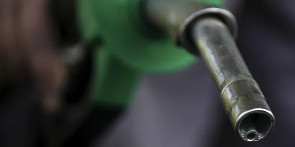 Ilustratie benzina benzinarie pompa picatura FOTO Inquam Photos / Octav Ganea