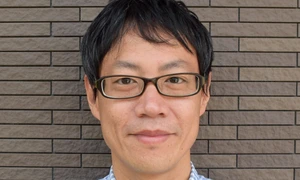 „Pentru japonezi, România a fost dintotdeauna locul lui Dracula“ – interviu cu Ko IWATSU jpeg