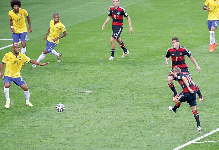 Minutul 24.  Kroos  înscrie golul 3  