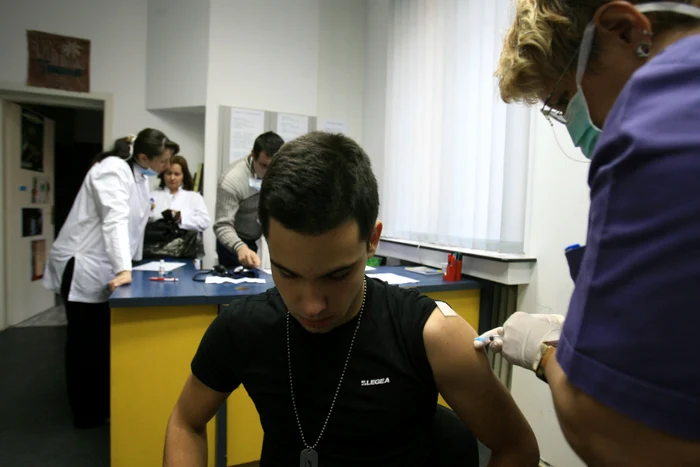 Gălăţenii au decis să se vaccineze contra gripei porcine