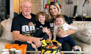 Iasmina și Bradford Hill au doi băieți, Michael și David