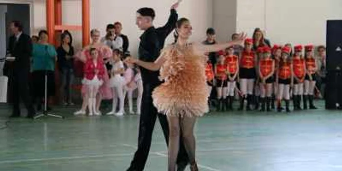 Dansatorii au fost apreciaţi de public
