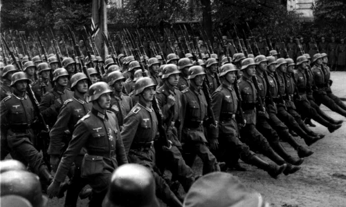 1 septembrie: Germania nazistă atacă Polonia  Începe cel de al doilea Război Mondial  jpeg