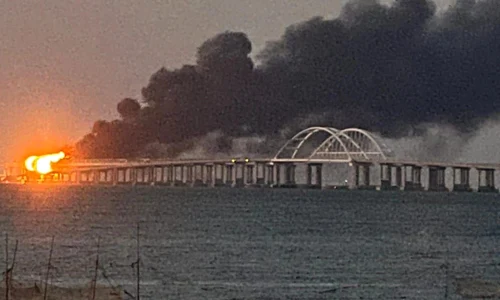 Incendiu Pod Crimeea, Ucraina, Strâmtoarea Kerci, 8 octombrie 2022 Sursa Facebook / Euromaidan