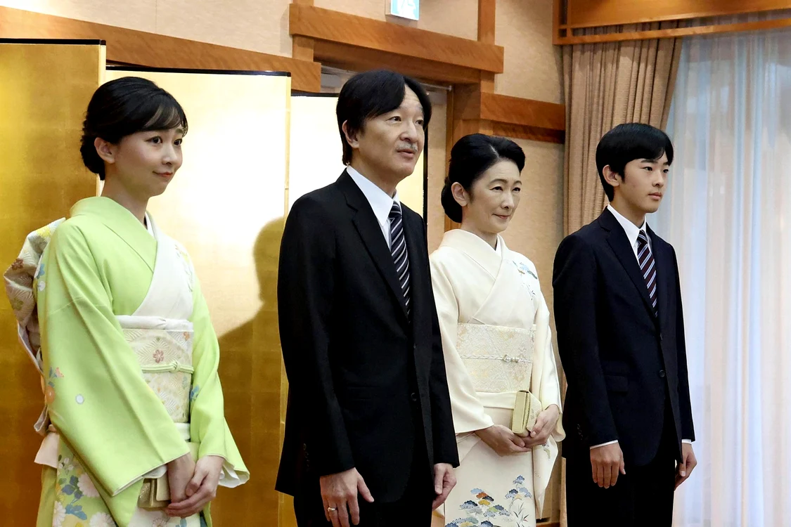Prințul Akishino, Prințesa Kiko și Prințesa Kako la majoratul Prințul Hisahito al Japoniei profimedia 1035699235 jpg