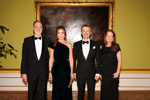 Mary și Frederik la black tie