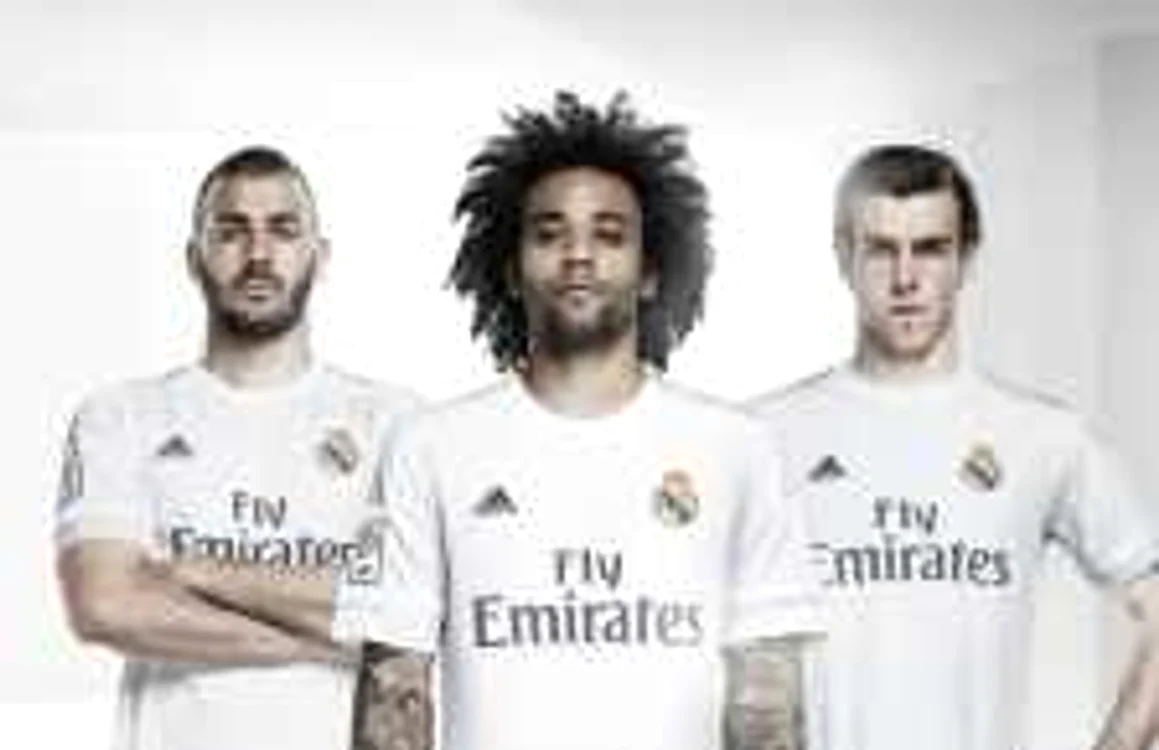 Benzema, Marcelo şi Bale au prezentat echipamentul Realului FOTO Sunt Iulian Anghel, editor Adevărul, şi consider că este penibil să specific sursele fotografiilor