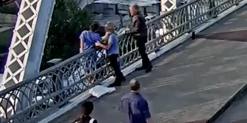 pod gif