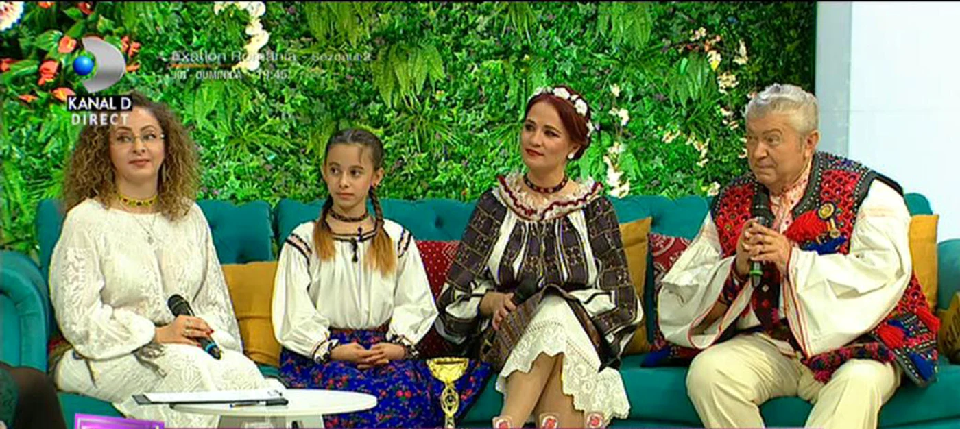 Anca, fata cea mare a lui Gheorghe Turda, Antonia, fiica acesteia, Nicoleta Voicu și solistul de muzică populară, în emisiunea lui Teo Trandafir