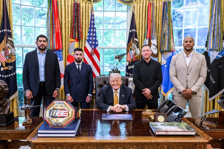 Trump organizează lupte UFC de ziua lui. „Totul se va desfășura chiar în fața Casei Albe”