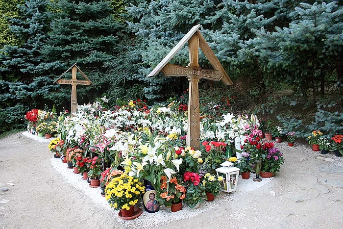 Artista revine anual la mormântul lui Arsenie Boca de la Prislop