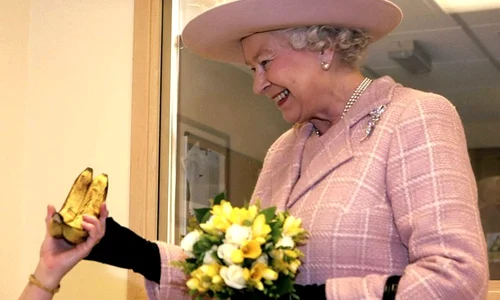ctravelfotoqueen elizabeth bananas eatana1118 jpeg