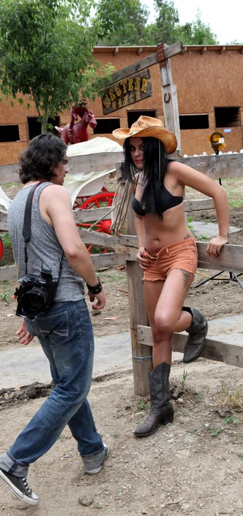Fetele de la Click! Models şi Zoltan Lorencz au făcut atmosferă în Vestul Sălbatic