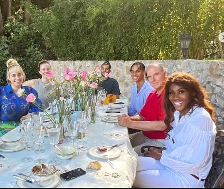 Albert cu copiii nelegitimi jpg