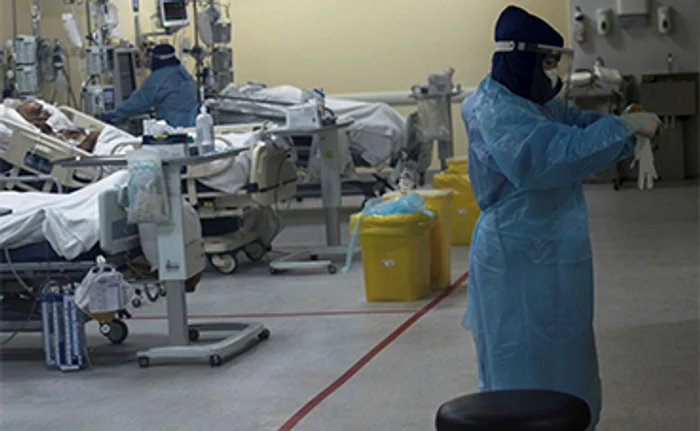 
    Secţiile de Terapie Intensivă din 11 judeţe au rămas fără locuriFoto: EPA-EFE  