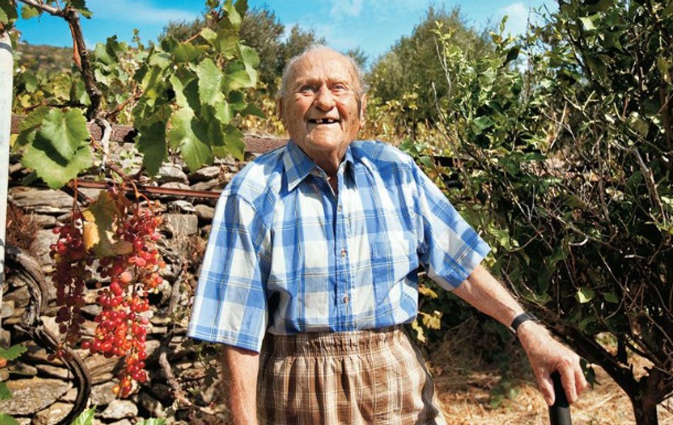 Un bărbat care mai avea de trăit doar 9 luni a supraviețuit încă 45 de ani după ce s-a mutat pe o insulă