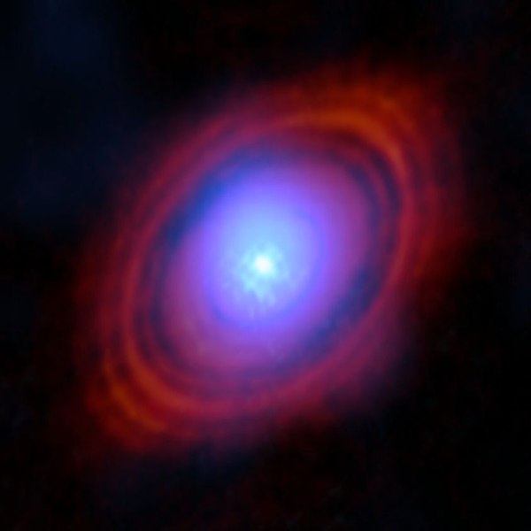 Un ocean de vapori de apă, observat cu ajutorul unui telescop în jurul unei stele