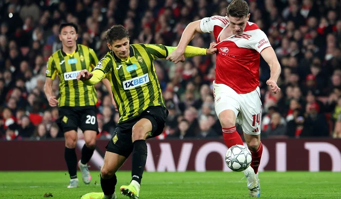 Arsenal Londra (roșu) încheie grupa Ligii Campionilor pe primul loc (FOTO: EPA)