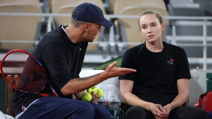WTA a descoperit că Vukov ar fi ridicat de câteva ori palma asupra Elenei