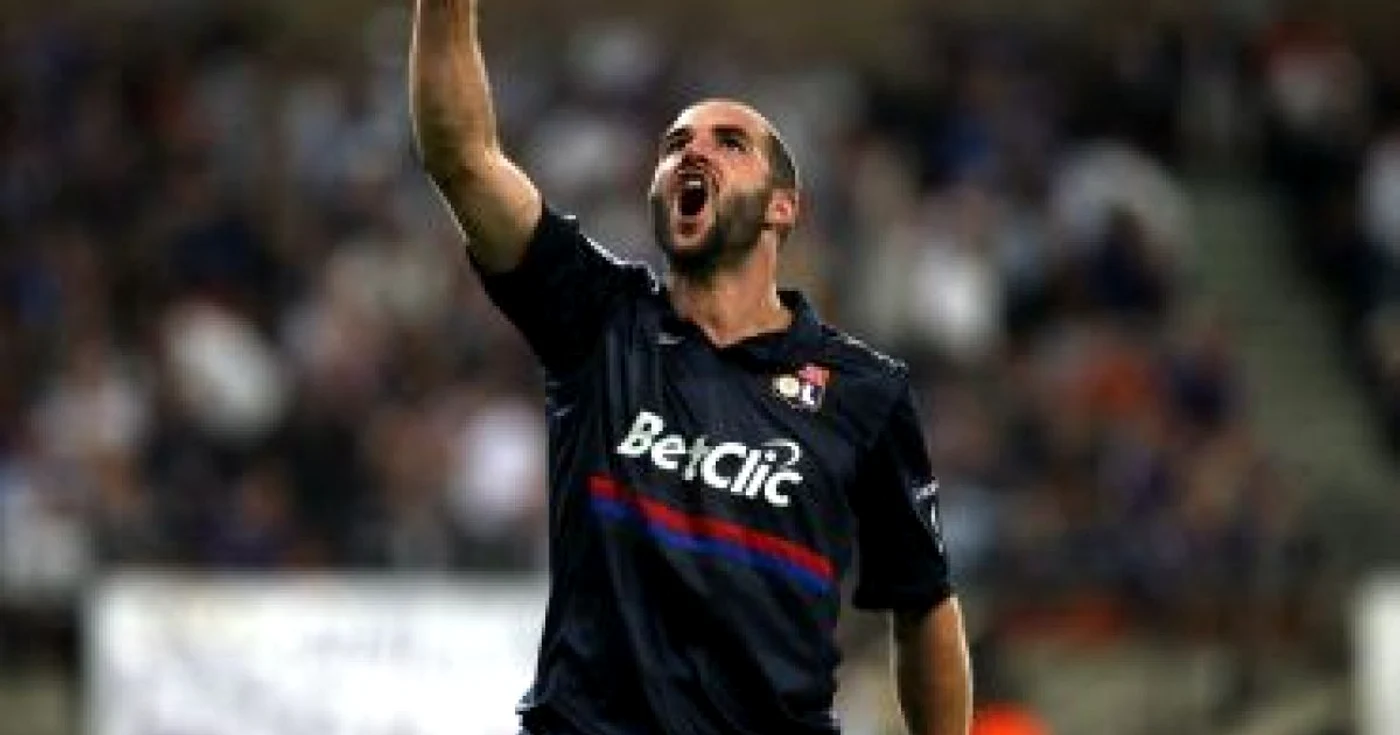FOTBAL: Lisandro Lopez, cel mai bine plătit jucător din Ligue 1