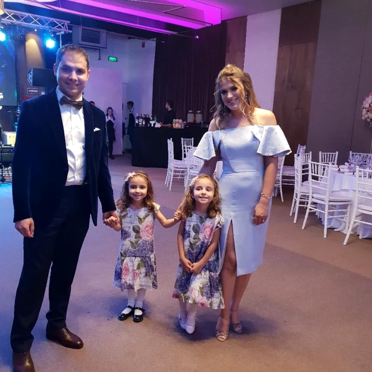 Gemenele Laviniei Goste au fost domnișoare de onoare