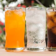 suc cola suc acidulat bauturi carbonatate shutterstock 361921463 jpg