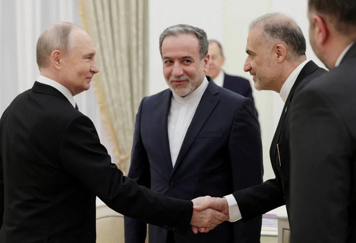 Președintele rus Vladimir Putin l-a primit la Kremlin pe șeful diplomației iraniene, Abbas Araghchi 