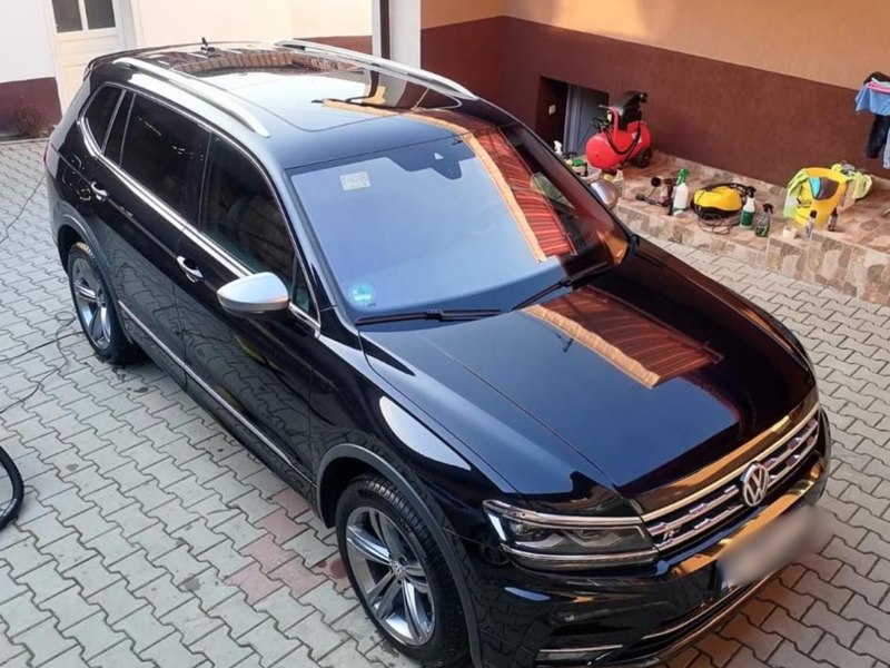 O familie de români aflată în vacanță în Grecia a rămas fără autoturism: „În jurul orei 3, ni s-a furat mașina din curtea cazării”