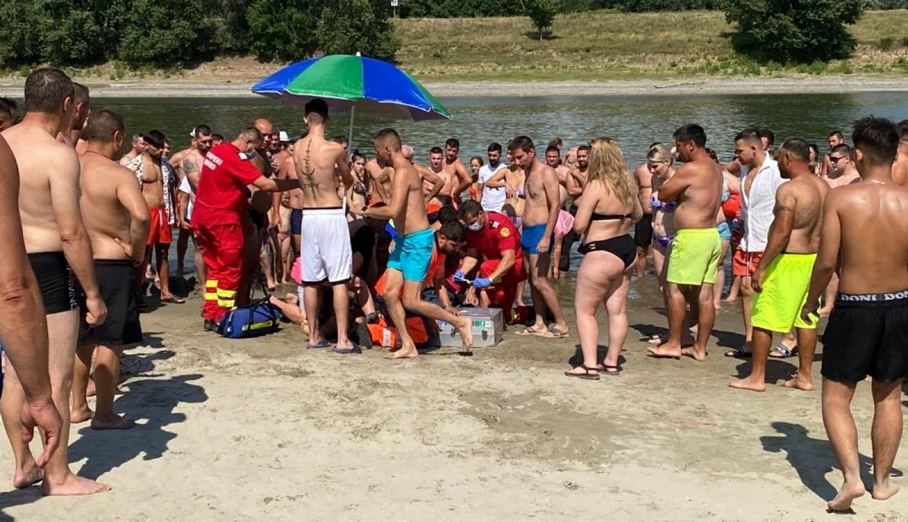 Cu toate efprturile salvatorilor, băiatul nu a putut fi salvat FOTO calarasipress.ro