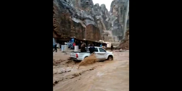 Inundatii in Iordania jpg
