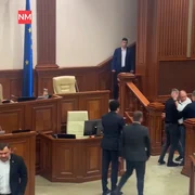 Scandal in Parlamentul Republicii Moldova. Primarul Ion Ceban a fost scos cu forta FOTO captura video YouTube