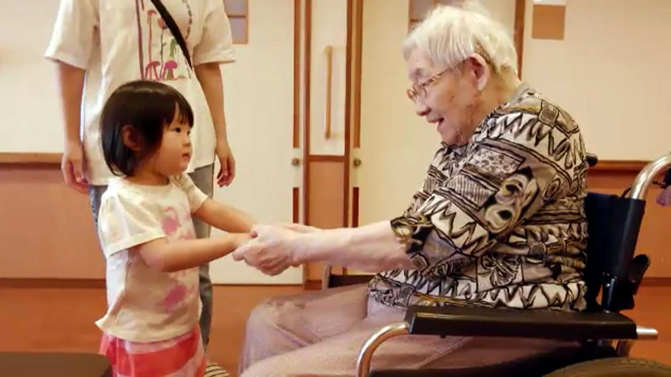 Copiii le aduc alinare bătrânilor din azilurile japoneze FOTO NBC
