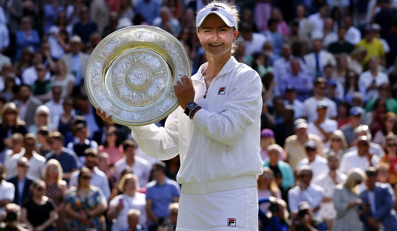 Barbora Krejčíková, campioana de la Wimbledon (FOTO: EPA)