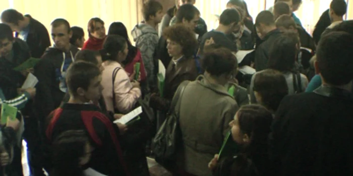 Aproape 300 de persoane au participat la bursă FOTO Arhivă