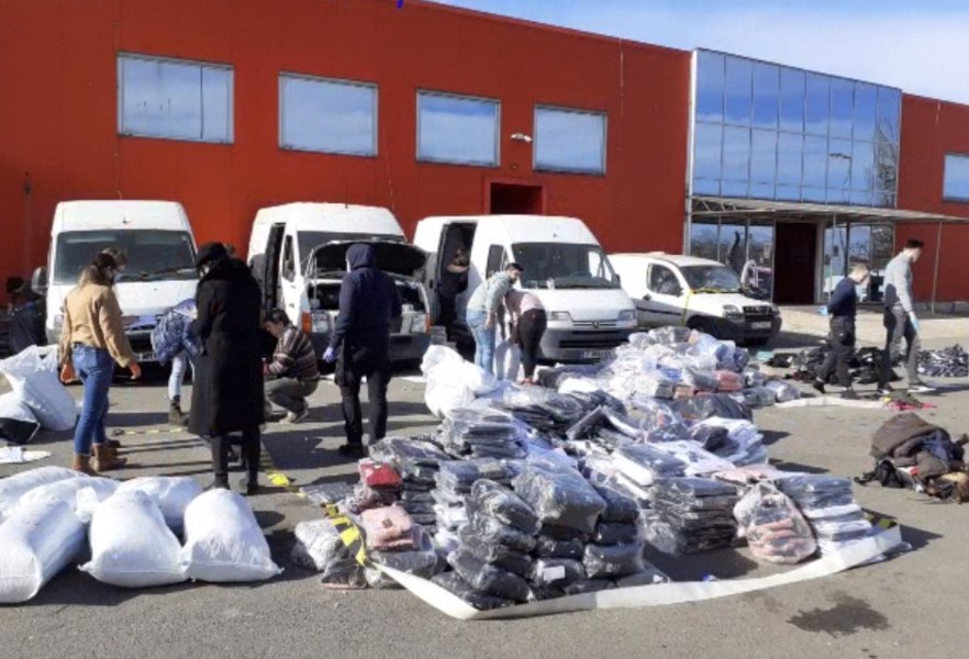 Amenzi usturătoare şi produse retrase definitiv de la comercializare într-un mare centru comercial din Capitală
