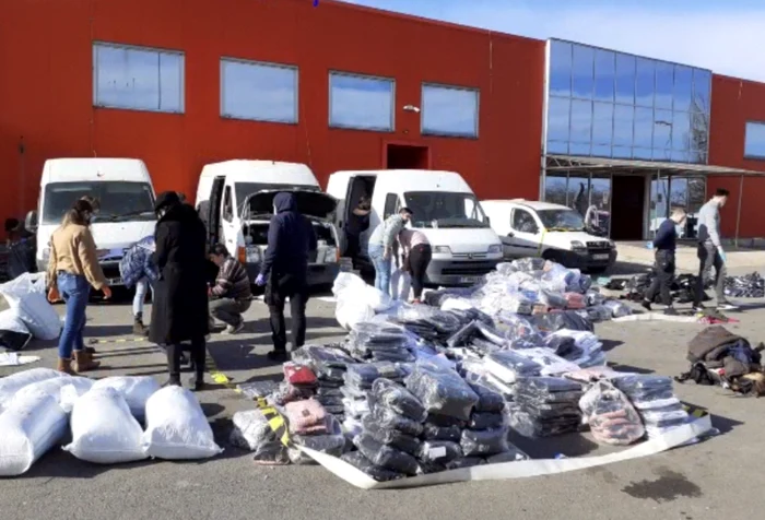 Amenzi uriaşe şi marfă confiscată la Dragonul Roşu. Foto arhivă/ Poliţia Română