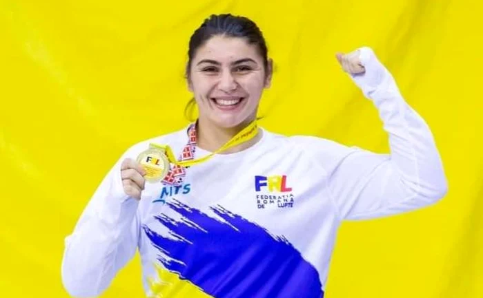 Alexandra Anghel, medaliată cu bronz, la 72kg. FOTO: Facebook / Federația Română de Lupte