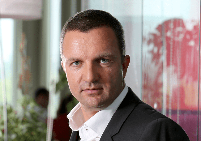 Interviu Tiberiu Dobre, Samsung: "Vânzările de smartphone-uri pliabile vor ajunge la 75 de milioane de unități până în 2025"