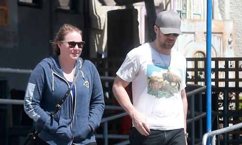 Exclusive    Ryan Gosling Out With A Female Friend In Hollywood jpeg