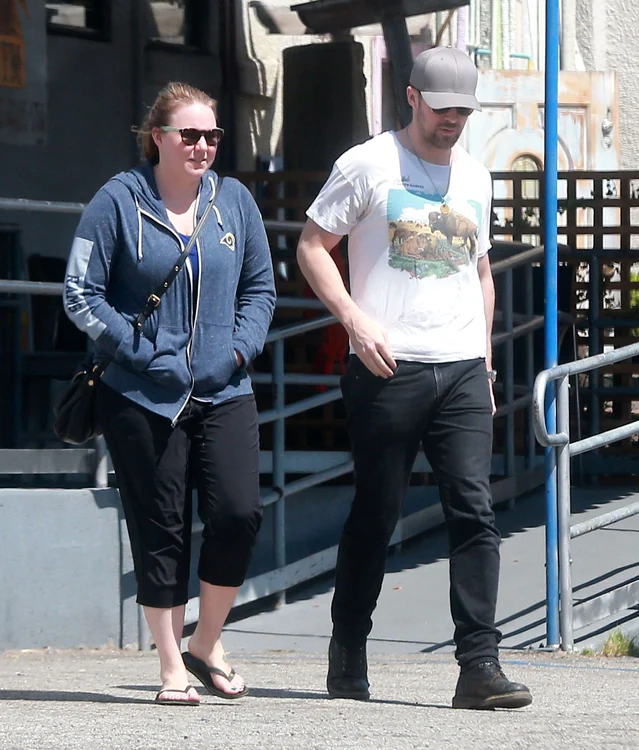 Exclusive    Ryan Gosling Out With A Female Friend In Hollywood jpeg