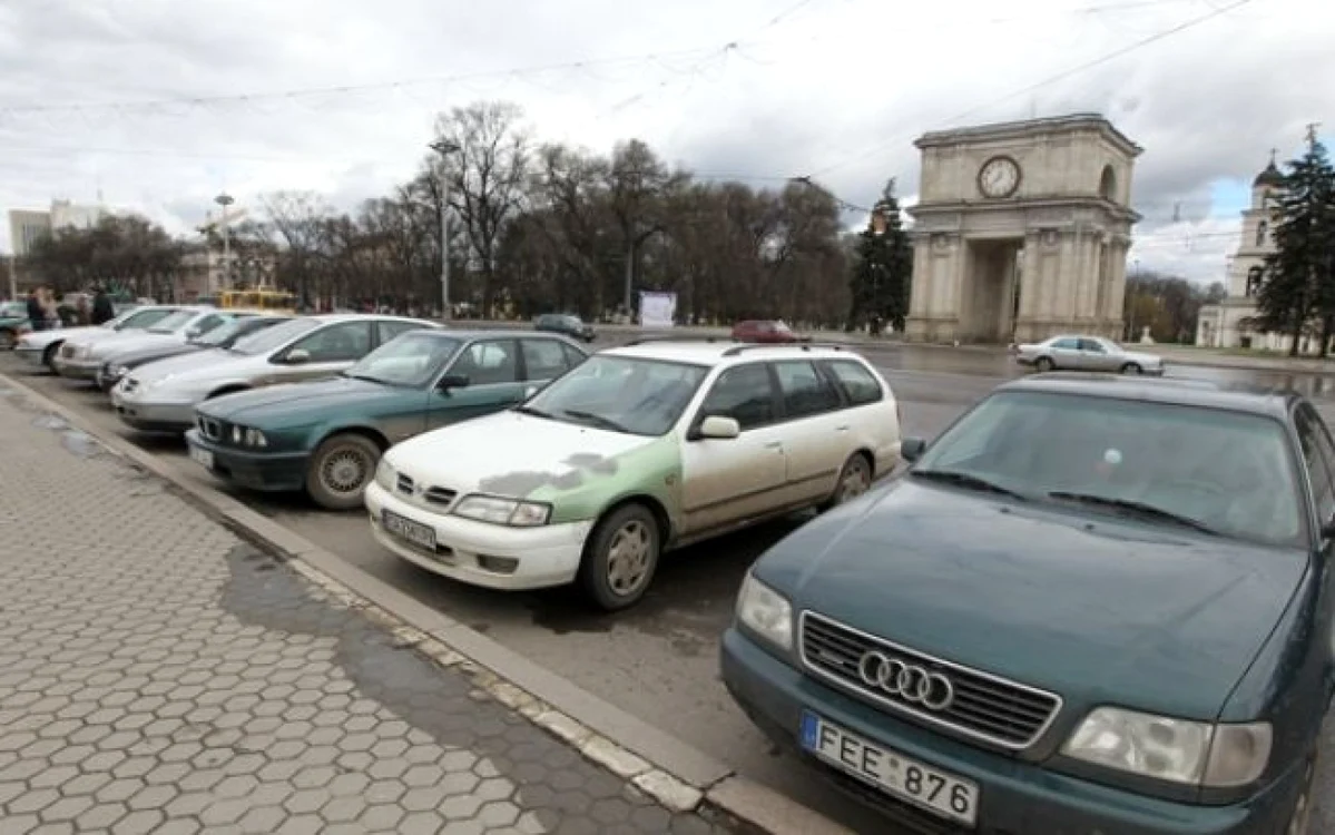 Reguli de circulaţie în Republica Moldova pentru şoferi străini